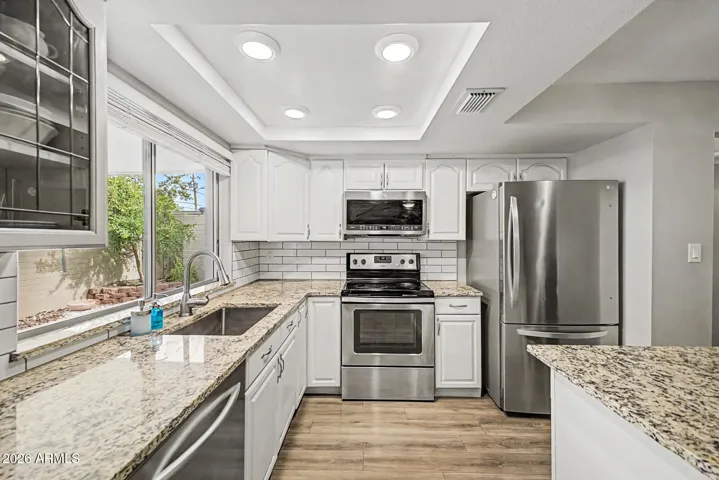 beautifully updated kitchen!