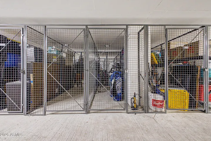 Storage in underground garage with 2 parking spaces