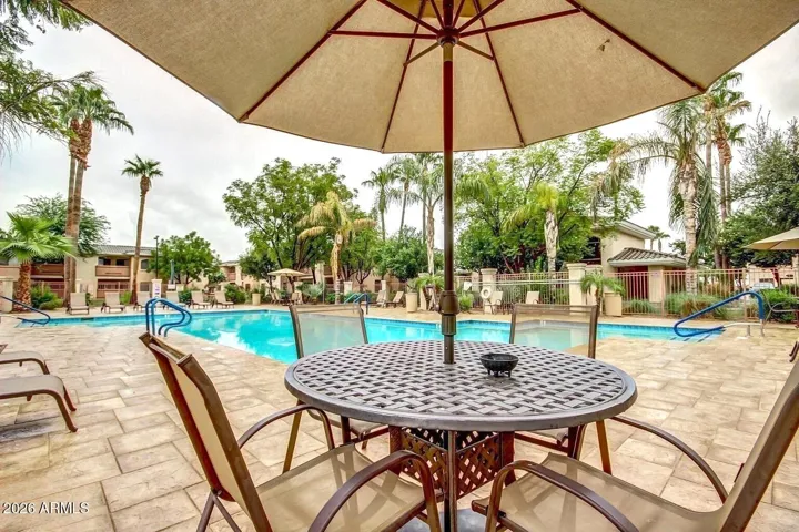 Umbrella tables