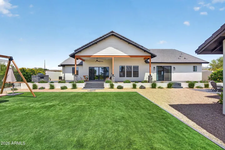 Gorgeous view of back of home