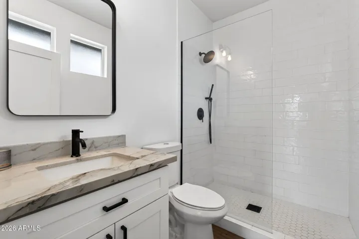 Guest casita full bath