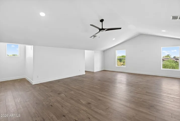600 soft upstairs loft