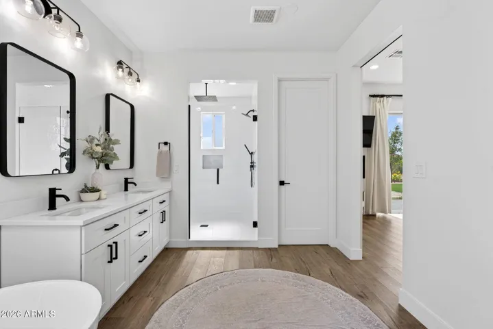 master bath with oversized shower