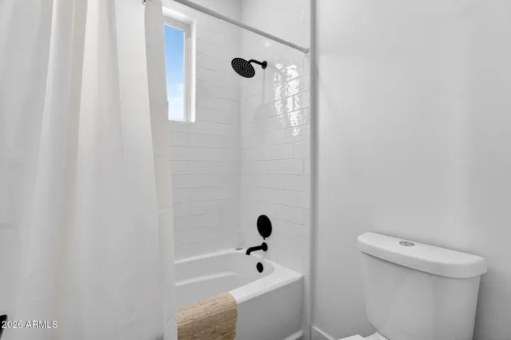 Jack and Jill shower and tub