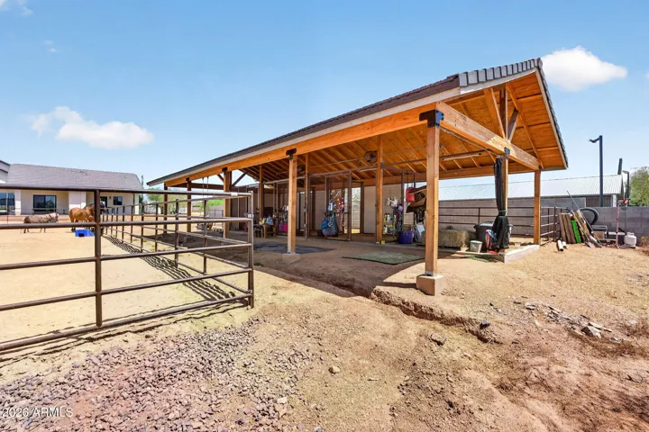 4 stall mare motel