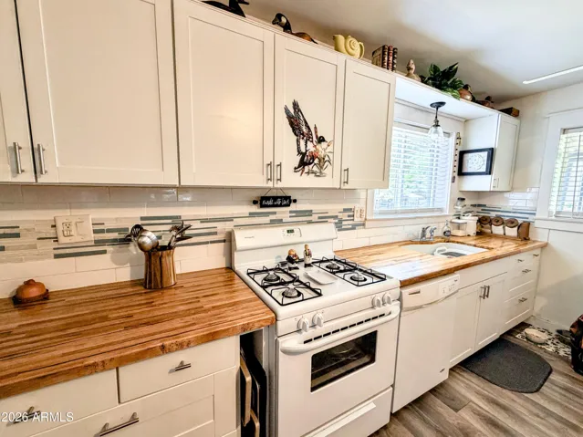 Updated Kitchen with propane gas range.
