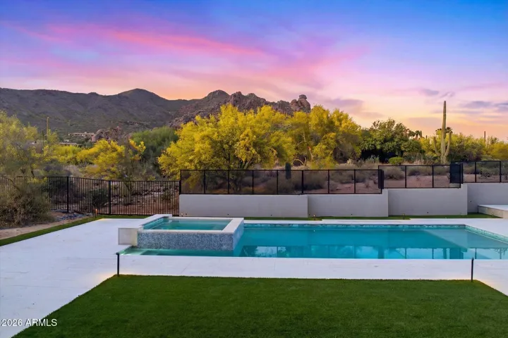 The Desert Luxe Pavilion with Fire, Water & Views