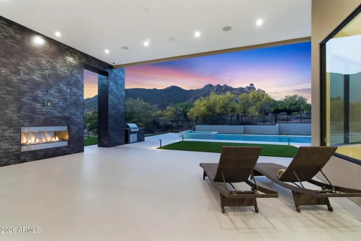 The Desert Luxe Pavilion with Fire, Water & Views