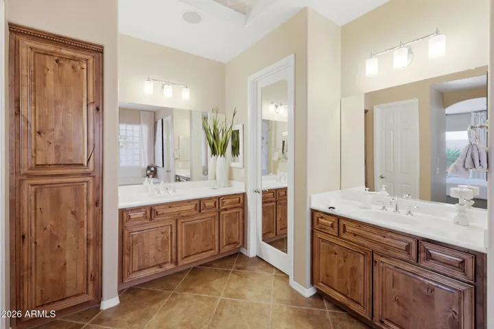 Dual Sinks/Vanities
