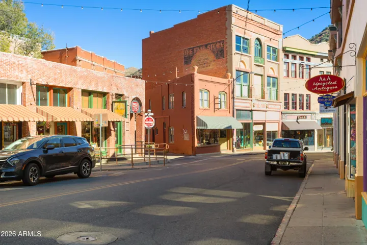 Main St