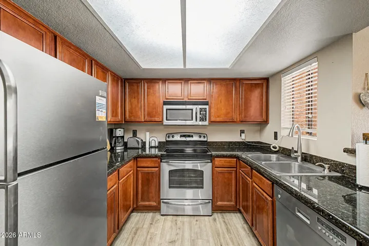 All stainless steel appliances stay