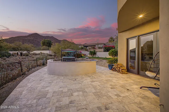 Paver side yard