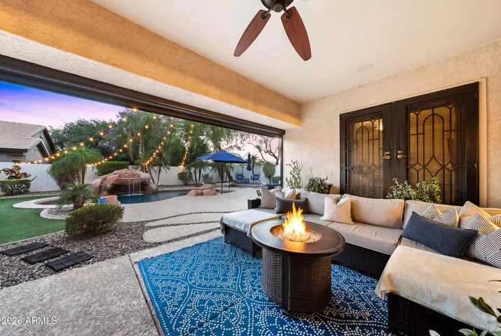 Motorized screened patio