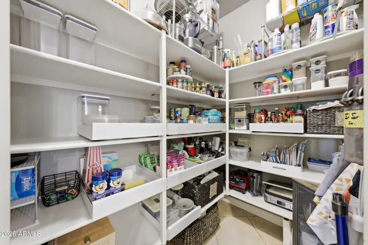 Walk in Pantry
