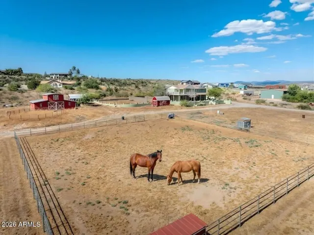 Fully equipped horse property on 2.25 acres