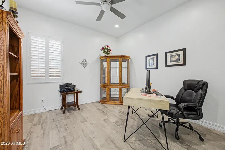Bedroom 2 w/ walk in closet