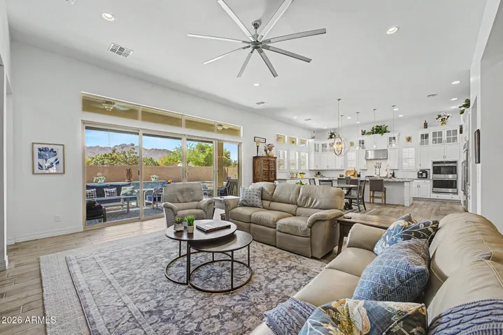 12 ft ceilings compliment the great room