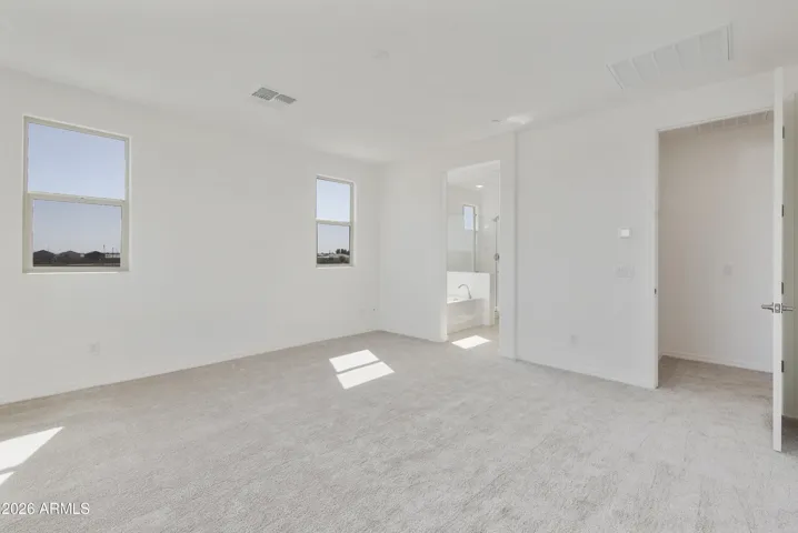 LARGE OWNER'S BEDROOM