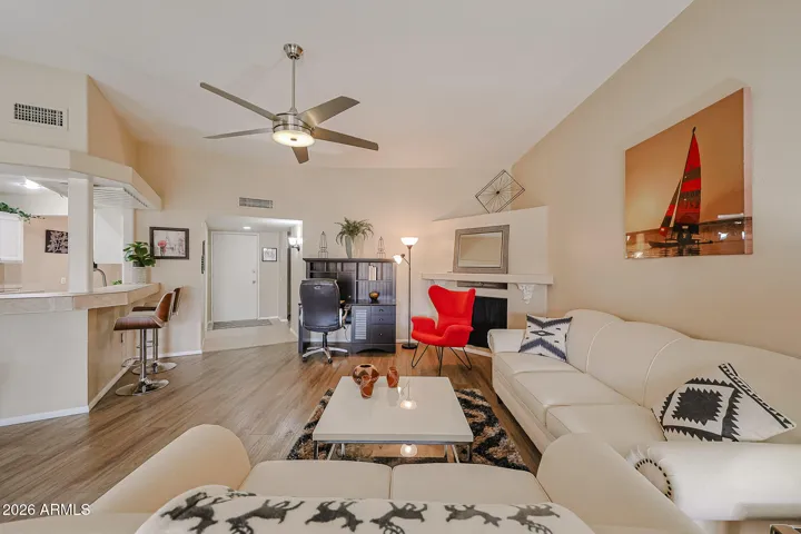 spacious family room /great room