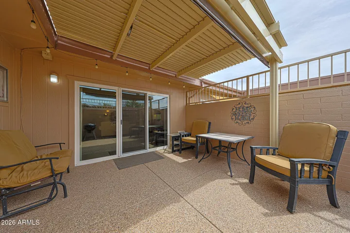 epoxy floor is easy to clean. Extra height security fence railing