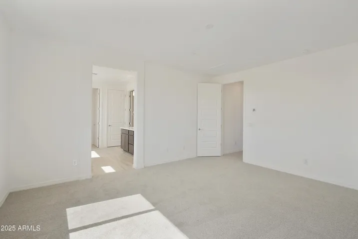 LARGE OWNER'S SUITE