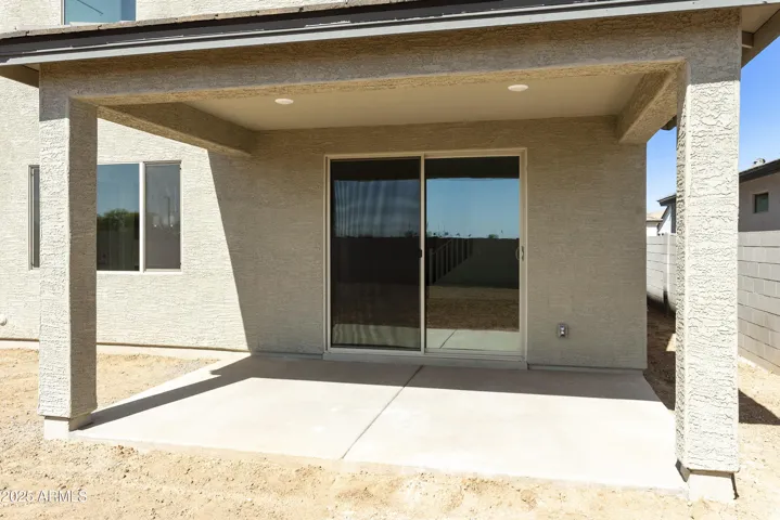 LARGE COVERED PATIO