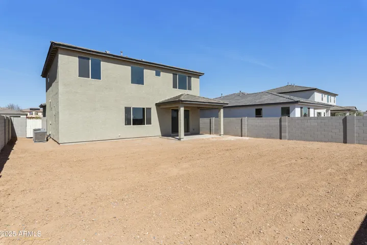 LARGE BACK YARD. PLENTY OF ROOM FOR ENTERTAINING AND A POOL!!!