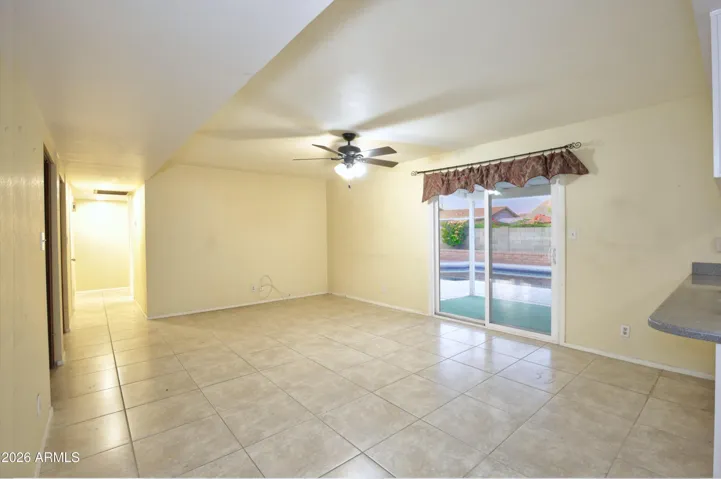 Bright & cheerful family room