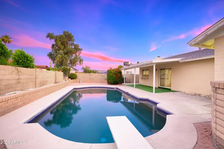 Diving pool