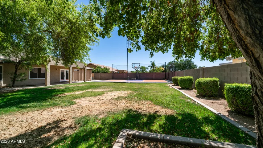Very Wide Shaded Back Yard
