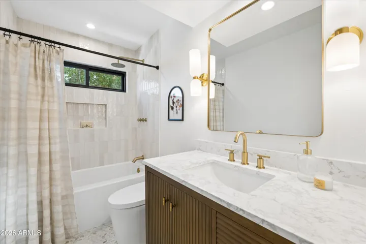 2nd Full Bathroom