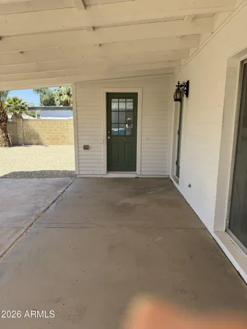 Door to vented laundry room and w/d stay!