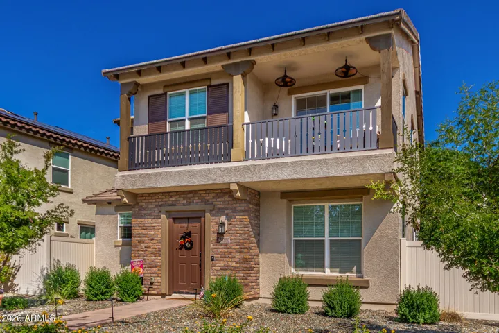 Front landscaping maintained by HOA