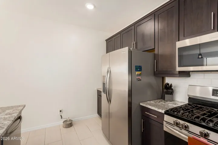 Gas Cooktop, Stainless Steel Fridge