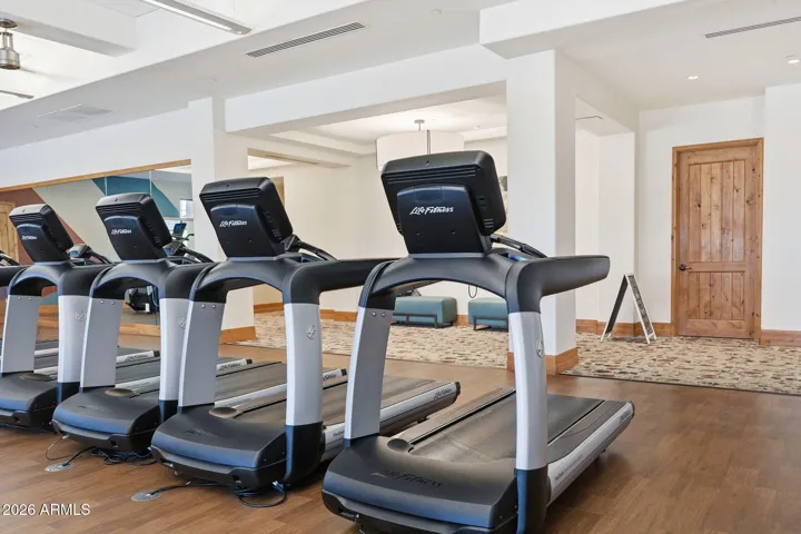 Lots of treadmills too