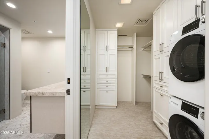 Closet with washer/dryer