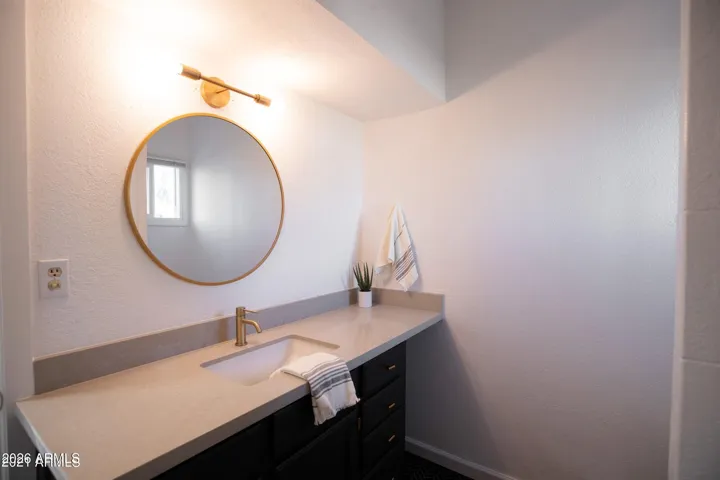 Modern bathroom with tub/shower combo.
