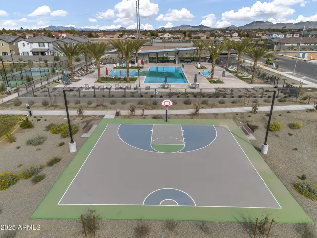 Hawes Crossing amenities