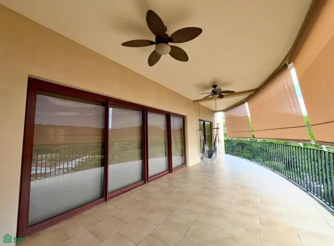 Terrace perspective wedge end.
