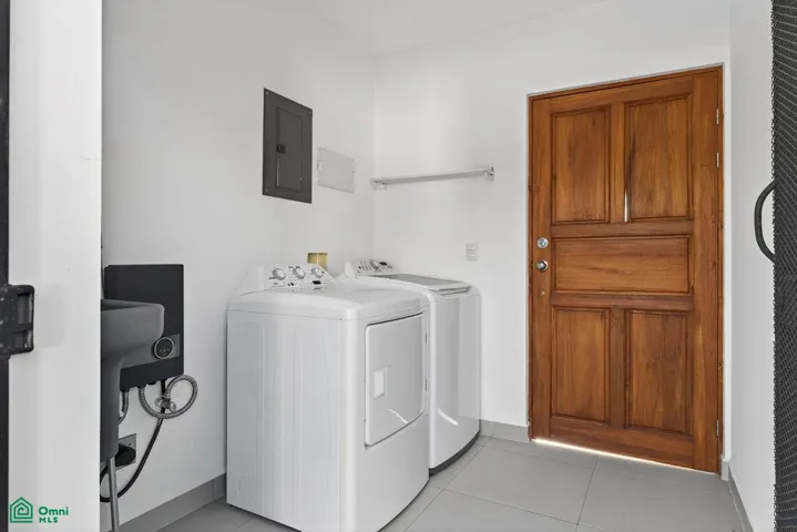 Laundry Entrance
