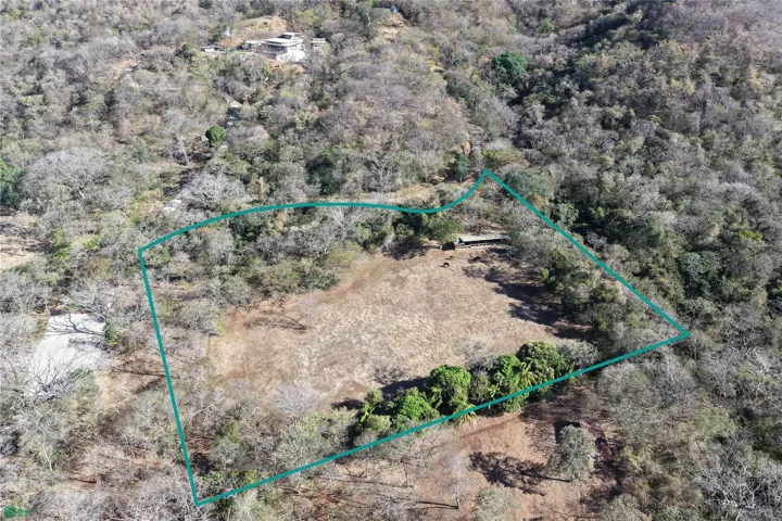 Overhead Lot 12 with overlay of lot line