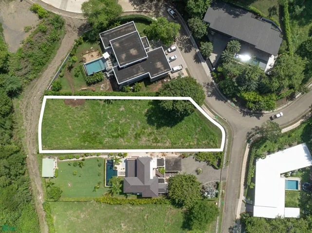 Design-Ready Lot in Tamarindo’s Elite Senderos