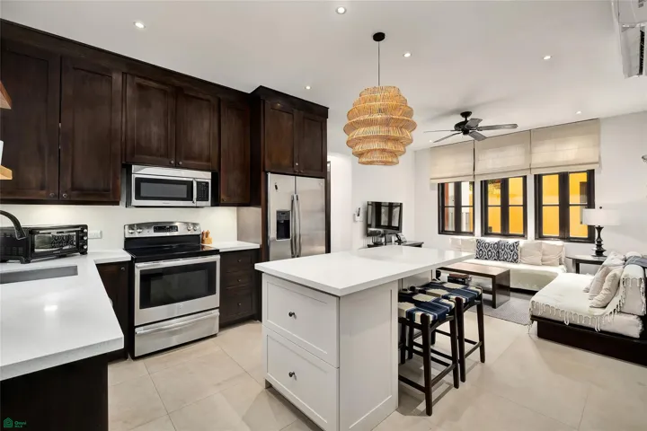 Open floor plan living/kitchen