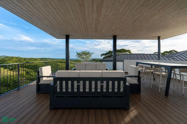 rooftop deck w bbq and lounging area