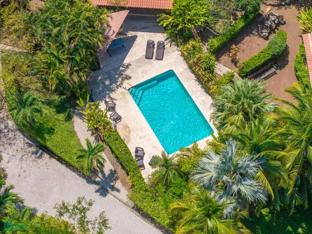 Income property with 7 rental units Costa Rica