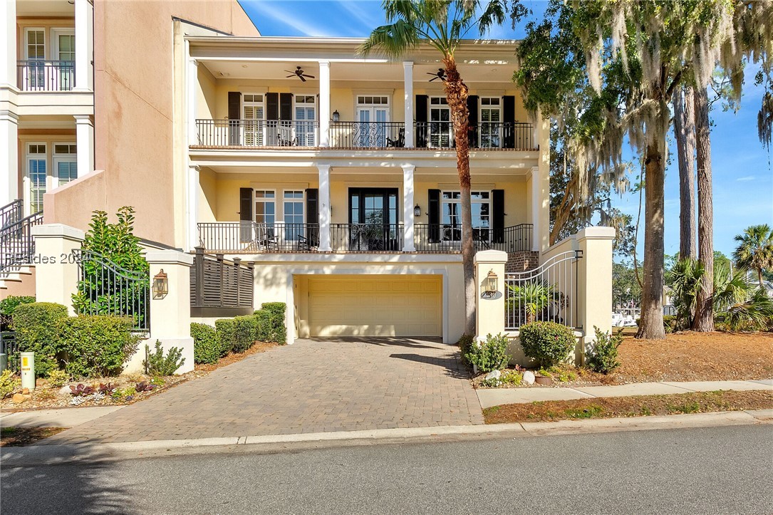  - Photo 1