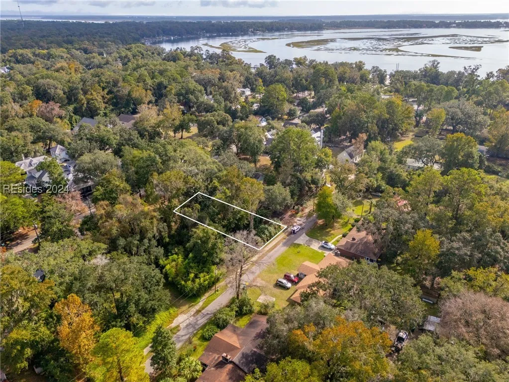 33 B Guerrard Street, Bluffton, SC 29910, 448689 - Photo 1