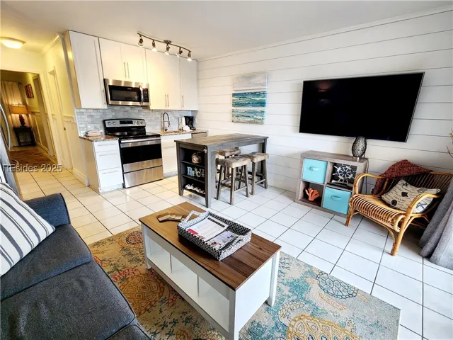 40 Folly Field Road, # B223, Hilton Head Island, SC 29928, 452241
