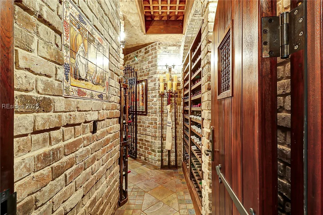  - Photo 25