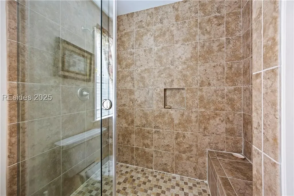  - Photo 25